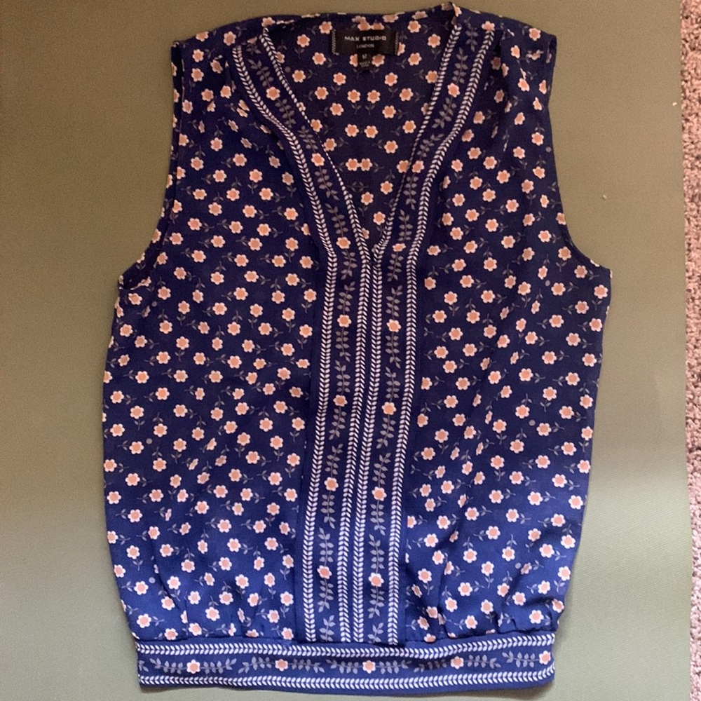 Max studio sleeveless blouse size medium